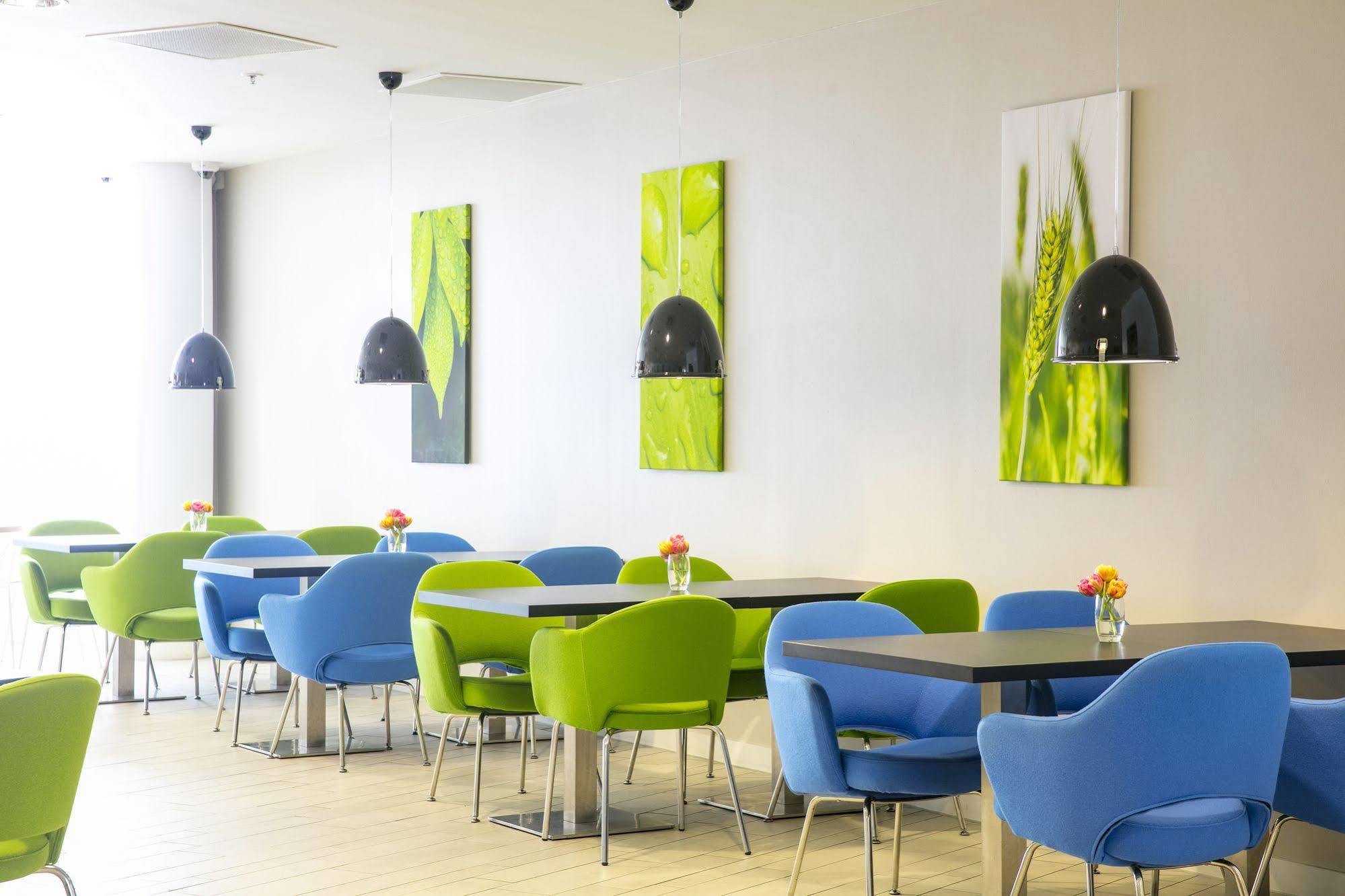 Holiday Inn Express Amsterdam Arena Towers By Ihg Exterior foto